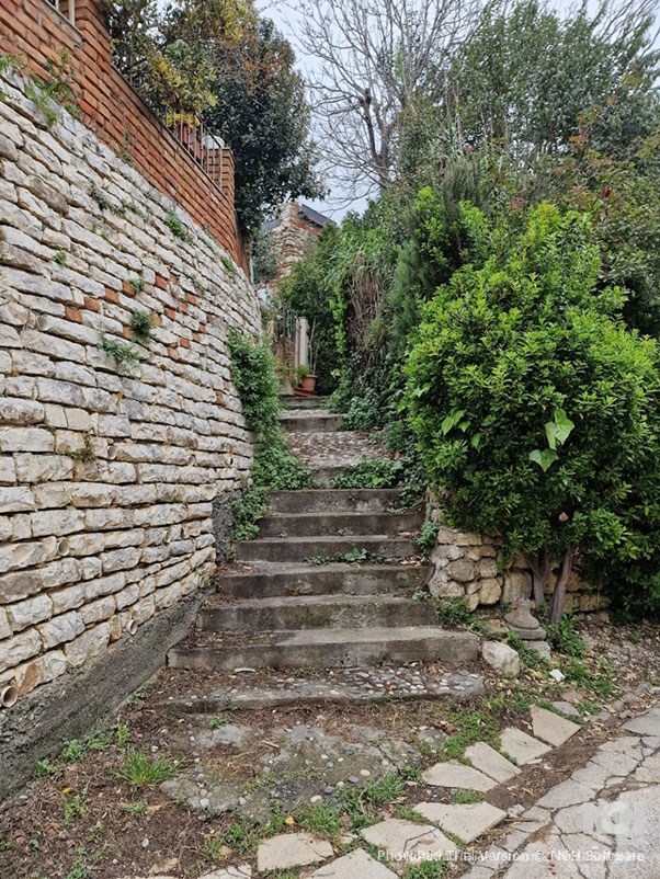 kapea portaikko Durresissa