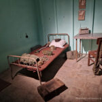 Huone Tiranan bunkkerimuseossa