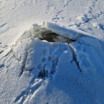 Kiven ylös nostamaa jäätä meressä