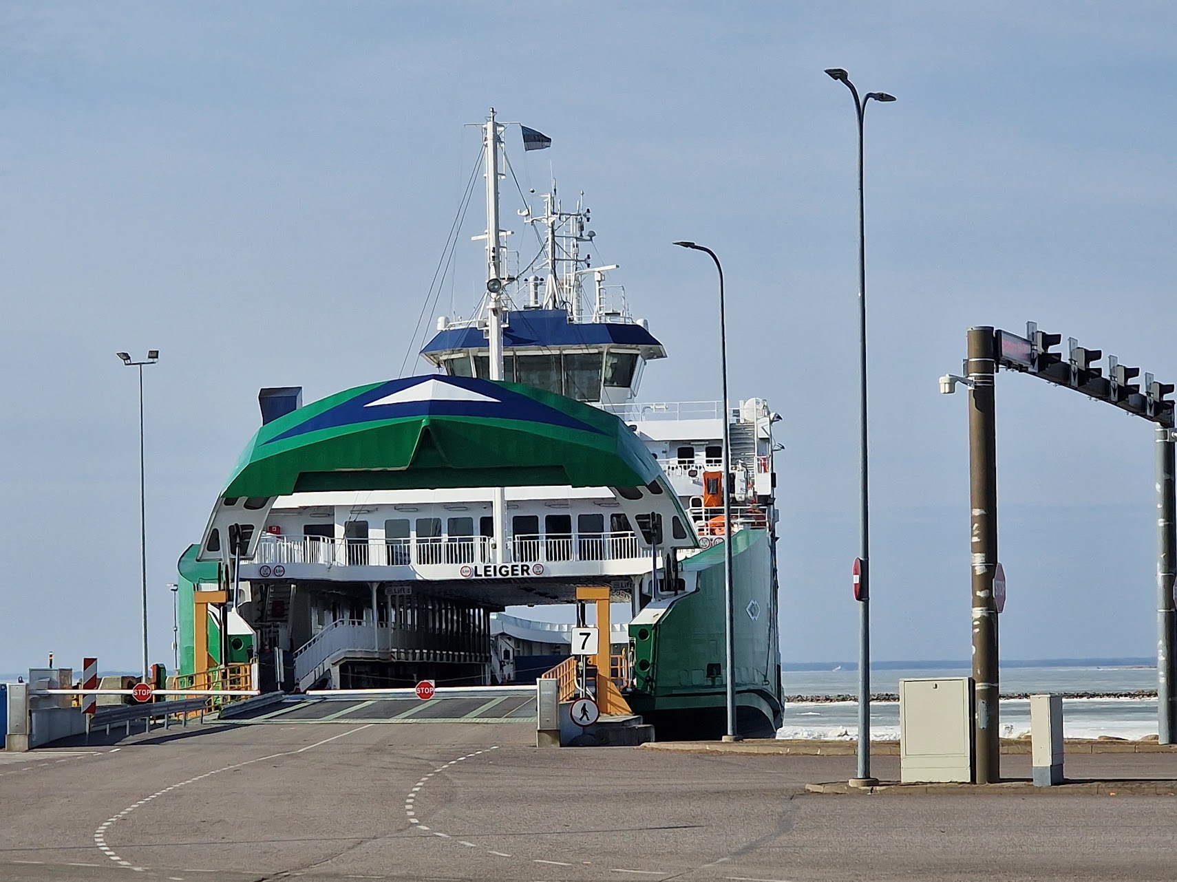Laiva lähdössä Rohukülan satamasta Hiidenmaalle